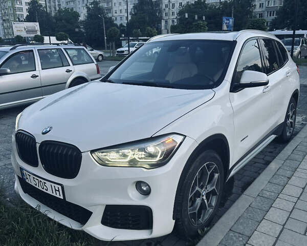 Білий БМВ Х1, об'ємом двигуна 2 л та пробігом 160 тис. км за 19500 $, фото 1 на Automoto.ua