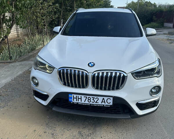 Білий БМВ Х1, об'ємом двигуна 2 л та пробігом 150 тис. км за 21800 $, фото 1 на Automoto.ua