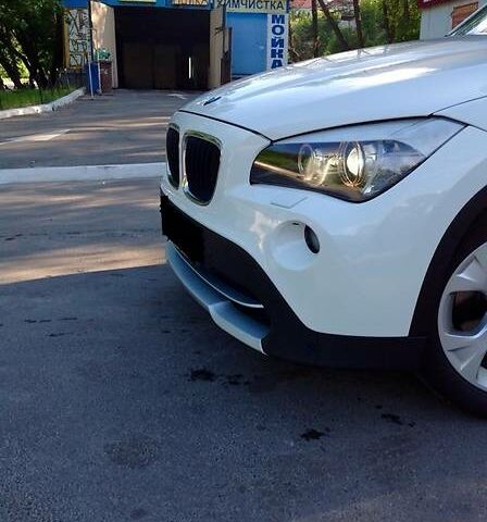 Білий БМВ Х1, об'ємом двигуна 2 л та пробігом 190 тис. км за 16200 $, фото 1 на Automoto.ua