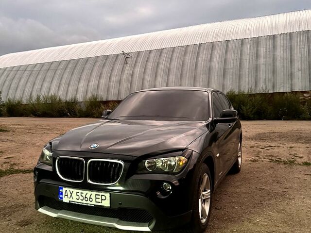 Чорний БМВ Х1, об'ємом двигуна 2 л та пробігом 305 тис. км за 9000 $, фото 1 на Automoto.ua