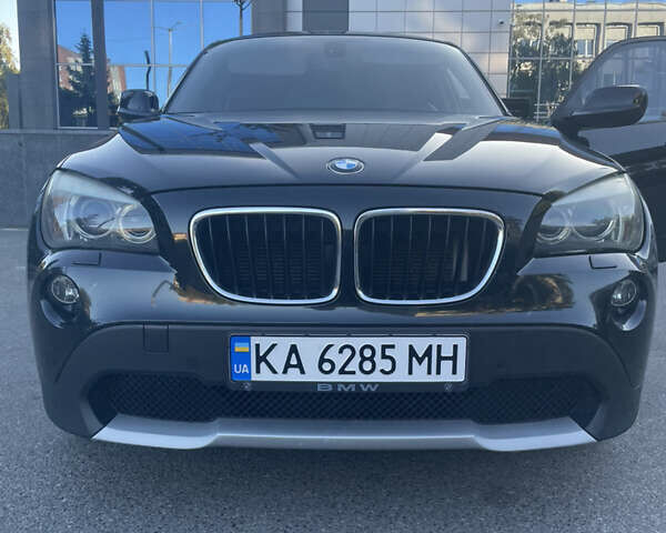 Черный БМВ Х1, объемом двигателя 2 л и пробегом 159 тыс. км за 10000 $, фото 1 на Automoto.ua
