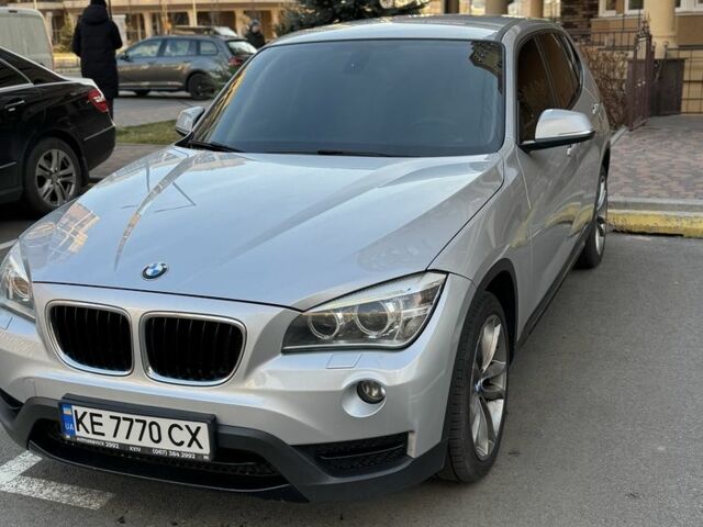 Сірий БМВ Х1, об'ємом двигуна 2 л та пробігом 210 тис. км за 12000 $, фото 1 на Automoto.ua