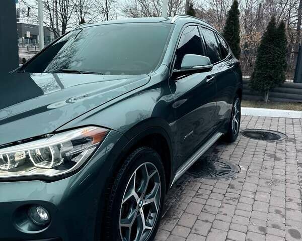 Сірий БМВ Х1, об'ємом двигуна 2 л та пробігом 130 тис. км за 18000 $, фото 1 на Automoto.ua