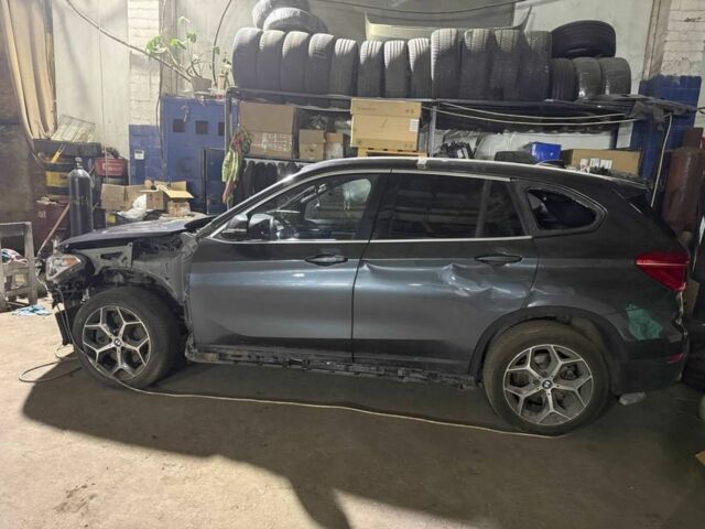 Серый БМВ Х1, объемом двигателя 0 л и пробегом 50 тыс. км за 10000 $, фото 1 на Automoto.ua