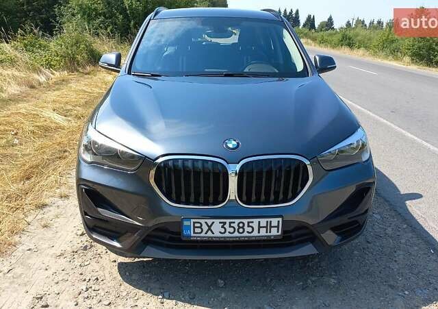 Сірий БМВ Х1, об'ємом двигуна 2 л та пробігом 34 тис. км за 33500 $, фото 1 на Automoto.ua