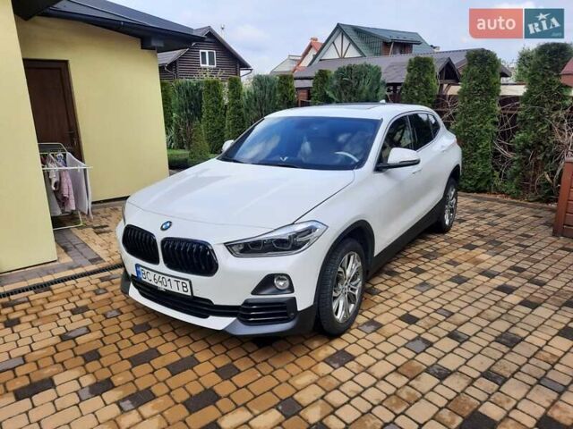 Белый БМВ X2, объемом двигателя 2 л и пробегом 93 тыс. км за 21500 $, фото 1 на Automoto.ua