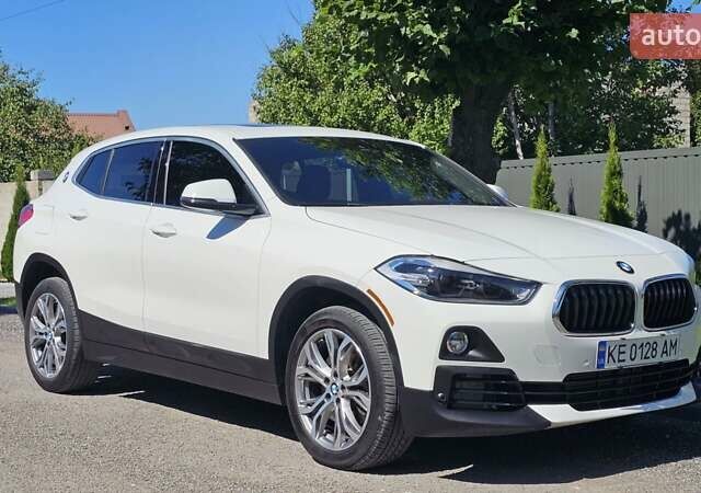 Белый БМВ X2, объемом двигателя 2 л и пробегом 84 тыс. км за 22800 $, фото 1 на Automoto.ua
