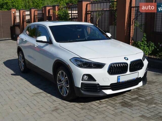 Белый БМВ X2, объемом двигателя 2 л и пробегом 74 тыс. км за 21900 $, фото 1 на Automoto.ua