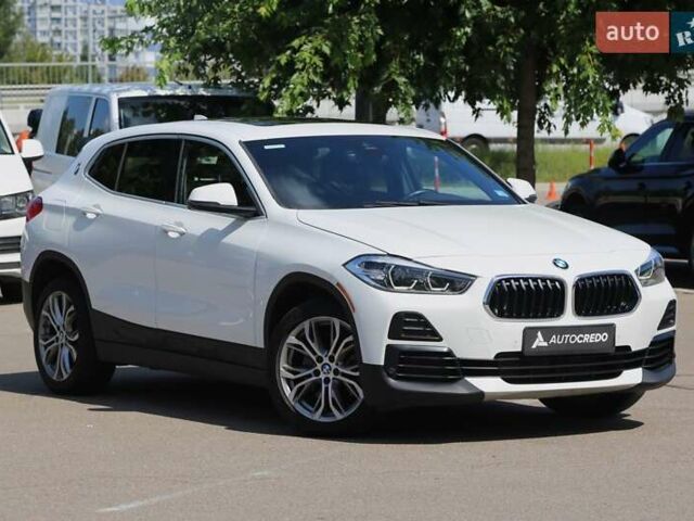 Белый БМВ X2, объемом двигателя 2 л и пробегом 131 тыс. км за 18500 $, фото 1 на Automoto.ua