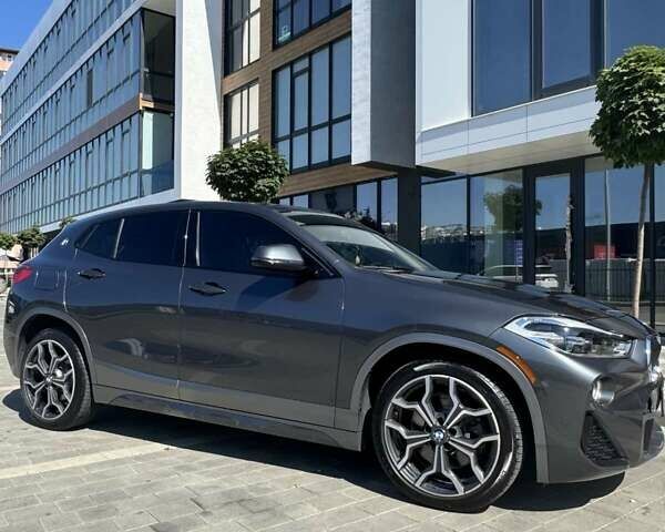 Серый БМВ X2, объемом двигателя 2 л и пробегом 141 тыс. км за 21500 $, фото 1 на Automoto.ua