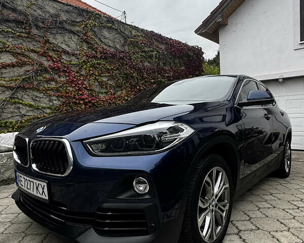Синий БМВ X2, объемом двигателя 2 л и пробегом 98 тыс. км за 25000 $, фото 1 на Automoto.ua