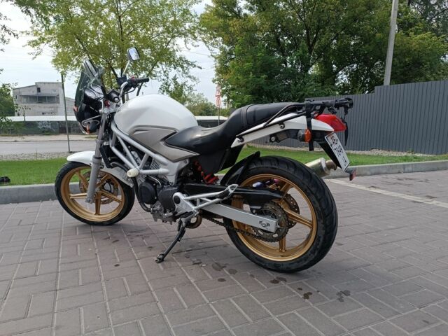 Белый БМВ Х3, объемом двигателя 2 л и пробегом 1 тыс. км за 3200 $, фото 1 на Automoto.ua