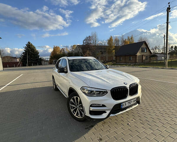 Белый БМВ Х3, объемом двигателя 2 л и пробегом 99 тыс. км за 33800 $, фото 1 на Automoto.ua
