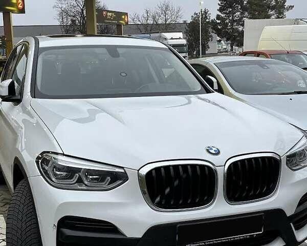 Белый БМВ Х3, объемом двигателя 2 л и пробегом 122 тыс. км за 31000 $, фото 1 на Automoto.ua