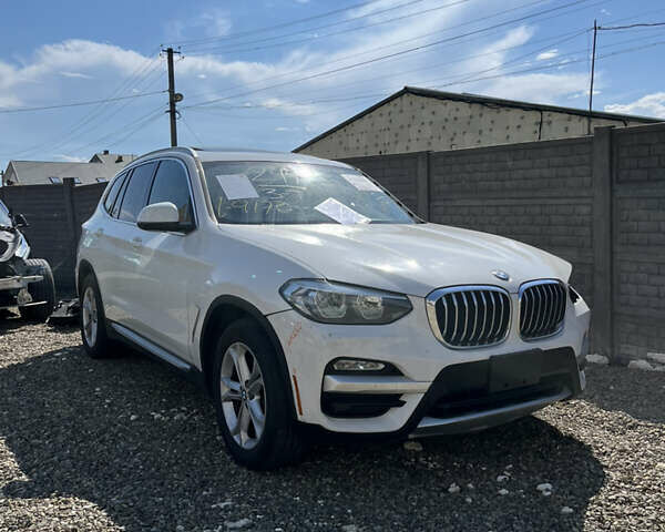 Белый БМВ Х3, объемом двигателя 2 л и пробегом 143 тыс. км за 16900 $, фото 1 на Automoto.ua