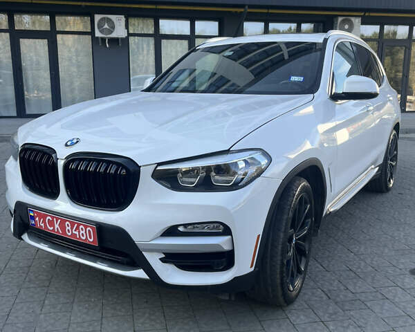 Білий БМВ Х3, об'ємом двигуна 2 л та пробігом 62 тис. км за 24300 $, фото 1 на Automoto.ua