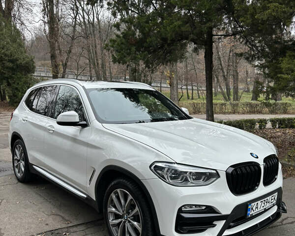 Белый БМВ Х3, объемом двигателя 2 л и пробегом 104 тыс. км за 29000 $, фото 1 на Automoto.ua