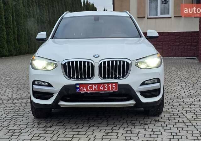Белый БМВ Х3, объемом двигателя 2 л и пробегом 206 тыс. км за 20900 $, фото 1 на Automoto.ua