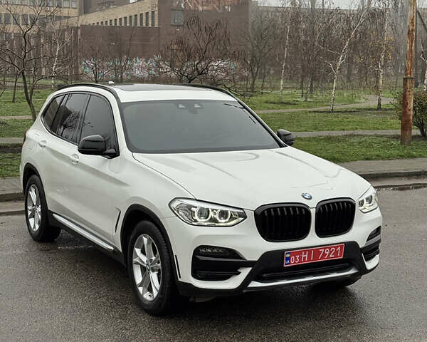 Белый БМВ Х3, объемом двигателя 2 л и пробегом 115 тыс. км за 25399 $, фото 1 на Automoto.ua