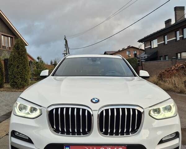Белый БМВ Х3, объемом двигателя 2 л и пробегом 109 тыс. км за 24500 $, фото 1 на Automoto.ua