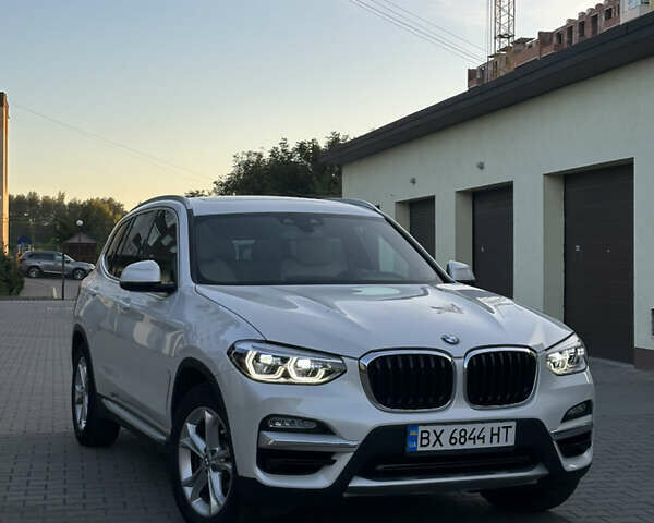 Белый БМВ Х3, объемом двигателя 2 л и пробегом 110 тыс. км за 29499 $, фото 1 на Automoto.ua