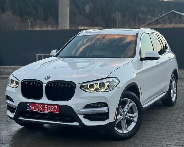 Белый БМВ Х3, объемом двигателя 2 л и пробегом 155 тыс. км за 34000 $, фото 1 на Automoto.ua