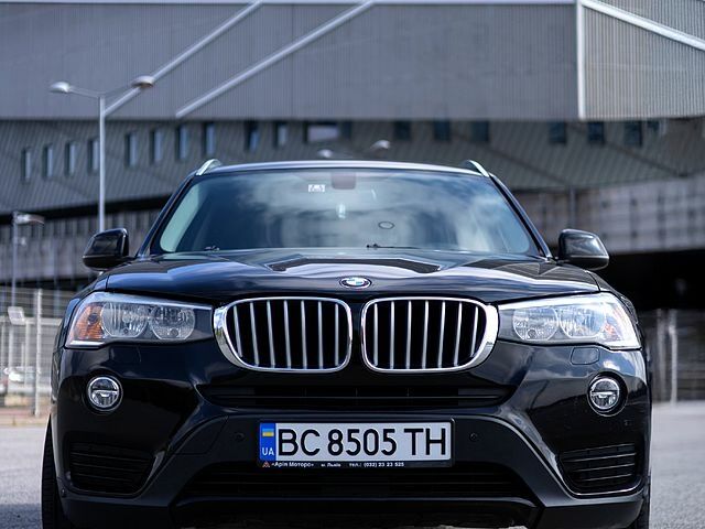Чорний БМВ Х3, об'ємом двигуна 2 л та пробігом 188 тис. км за 16299 $, фото 1 на Automoto.ua