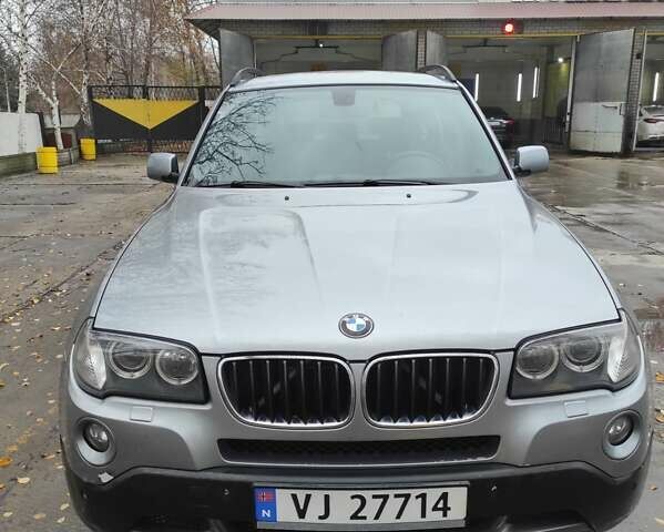 Серый БМВ Х3, объемом двигателя 2 л и пробегом 357 тыс. км за 4500 $, фото 1 на Automoto.ua
