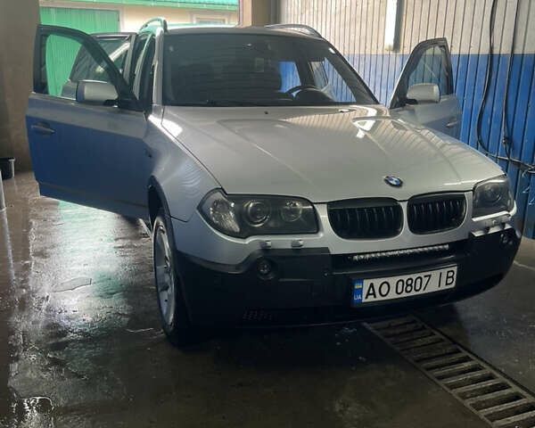 Серый БМВ Х3, объемом двигателя 2.99 л и пробегом 300 тыс. км за 8000 $, фото 1 на Automoto.ua