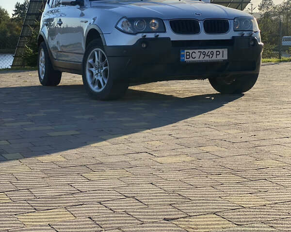 Серый БМВ Х3, объемом двигателя 2 л и пробегом 334 тыс. км за 8000 $, фото 1 на Automoto.ua