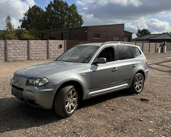 Серый БМВ Х3, объемом двигателя 3 л и пробегом 288 тыс. км за 5900 $, фото 1 на Automoto.ua