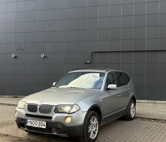 Серый БМВ Х3, объемом двигателя 3 л и пробегом 300 тыс. км за 5300 $, фото 1 на Automoto.ua