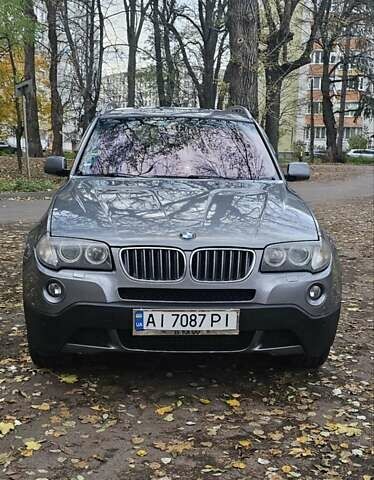 Серый БМВ Х3, объемом двигателя 2 л и пробегом 270 тыс. км за 10000 $, фото 1 на Automoto.ua