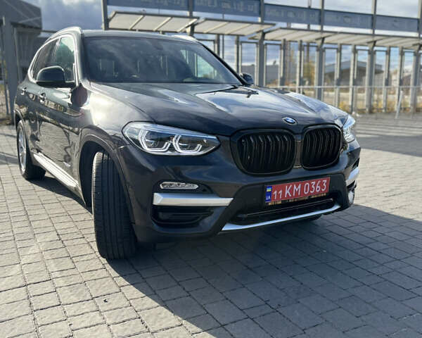 Серый БМВ Х3, объемом двигателя 2 л и пробегом 109 тыс. км за 26990 $, фото 1 на Automoto.ua