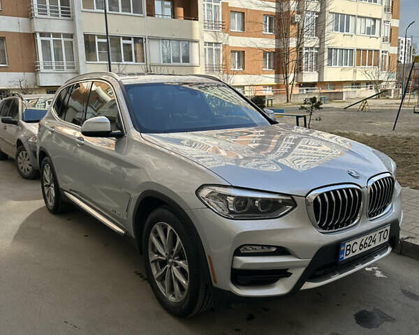 Серый БМВ Х3, объемом двигателя 2 л и пробегом 144 тыс. км за 24900 $, фото 1 на Automoto.ua