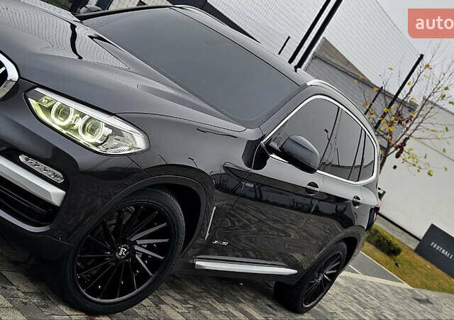 Серый БМВ Х3, объемом двигателя 2 л и пробегом 220 тыс. км за 23800 $, фото 1 на Automoto.ua