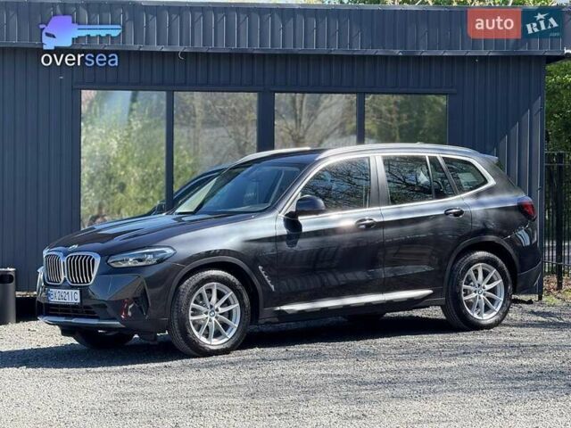Серый БМВ Х3, объемом двигателя 2 л и пробегом 22 тыс. км за 47000 $, фото 1 на Automoto.ua
