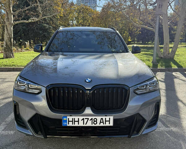 Серый БМВ Х3, объемом двигателя 2 л и пробегом 19 тыс. км за 59500 $, фото 1 на Automoto.ua