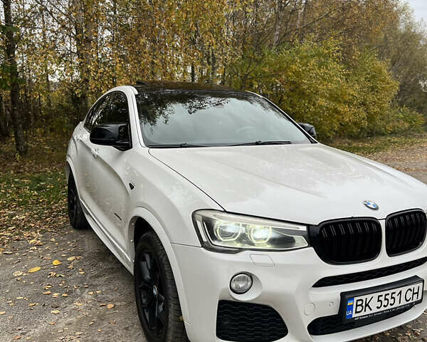 Белый БМВ Х4, объемом двигателя 2 л и пробегом 273 тыс. км за 22000 $, фото 1 на Automoto.ua