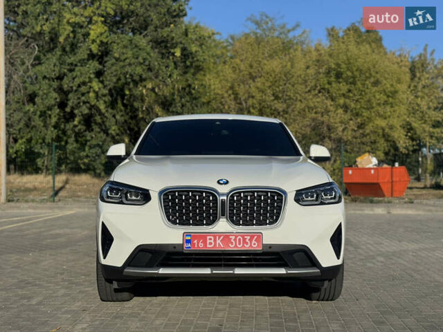 Белый БМВ Х4, объемом двигателя 2 л и пробегом 31 тыс. км за 44500 $, фото 1 на Automoto.ua