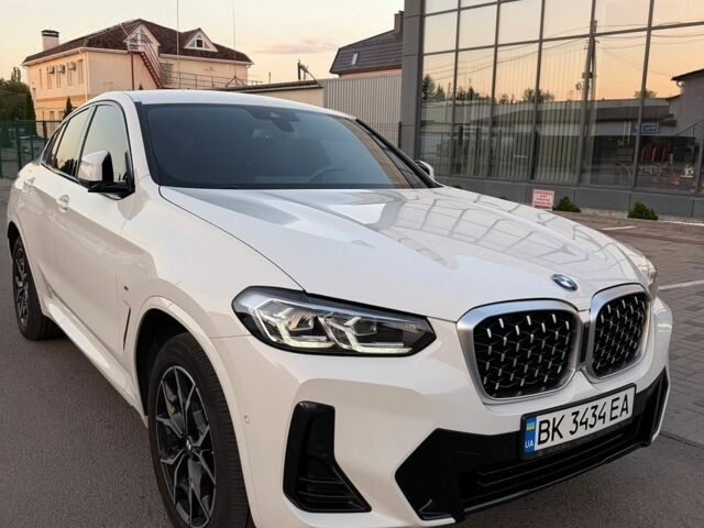 Белый БМВ Х4, объемом двигателя 2 л и пробегом 58 тыс. км за 49900 $, фото 1 на Automoto.ua