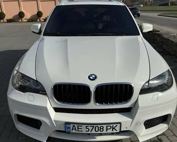 БМВ Х5 М 2011 в Хмельницком на Automoto.ua Белый БМВ Х5 М, объемом двигателя 4.39 л и пробегом 167 тыс. км за 19900 $, фото 1 на Automoto.ua