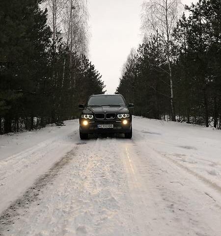 Черный БМВ Х5 М, объемом двигателя 3 л и пробегом 235 тыс. км за 15000 $, фото 1 на Automoto.ua