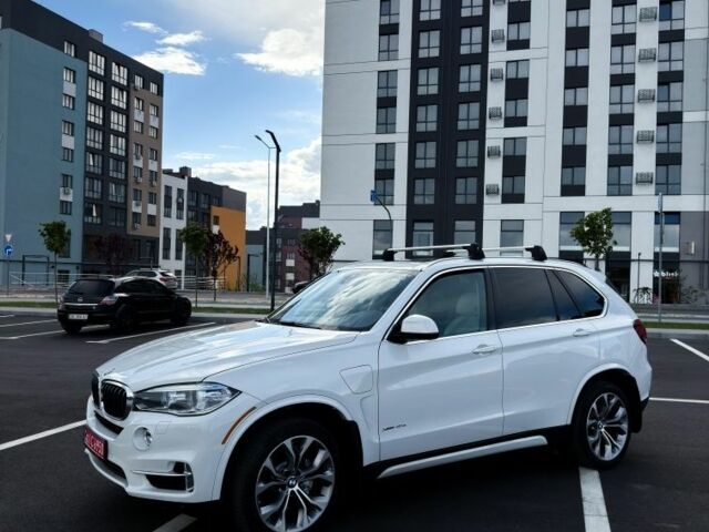 Білий БМВ Х5, об'ємом двигуна 2 л та пробігом 211 тис. км за 20478 $, фото 1 на Automoto.ua