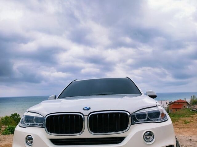 Белый БМВ Х5, объемом двигателя 3 л и пробегом 83 тыс. км за 26000 $, фото 1 на Automoto.ua