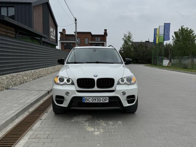 Белый БМВ Х5, объемом двигателя 3 л и пробегом 319 тыс. км за 15890 $, фото 1 на Automoto.ua