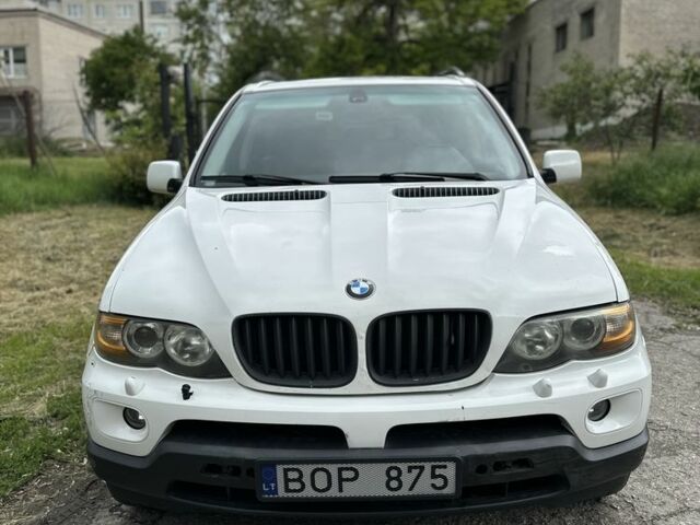 Белый БМВ Х5, объемом двигателя 3 л и пробегом 333 тыс. км за 4400 $, фото 1 на Automoto.ua
