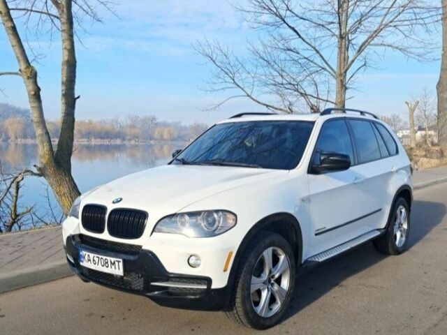 Белый БМВ Х5, объемом двигателя 3 л и пробегом 320 тыс. км за 10000 $, фото 1 на Automoto.ua