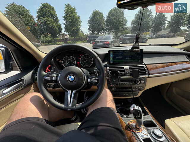 Белый БМВ Х5, объемом двигателя 3 л и пробегом 226 тыс. км за 11999 $, фото 1 на Automoto.ua