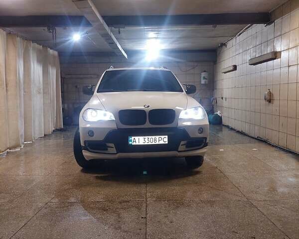 Белый БМВ Х5, объемом двигателя 3 л и пробегом 328 тыс. км за 12500 $, фото 1 на Automoto.ua